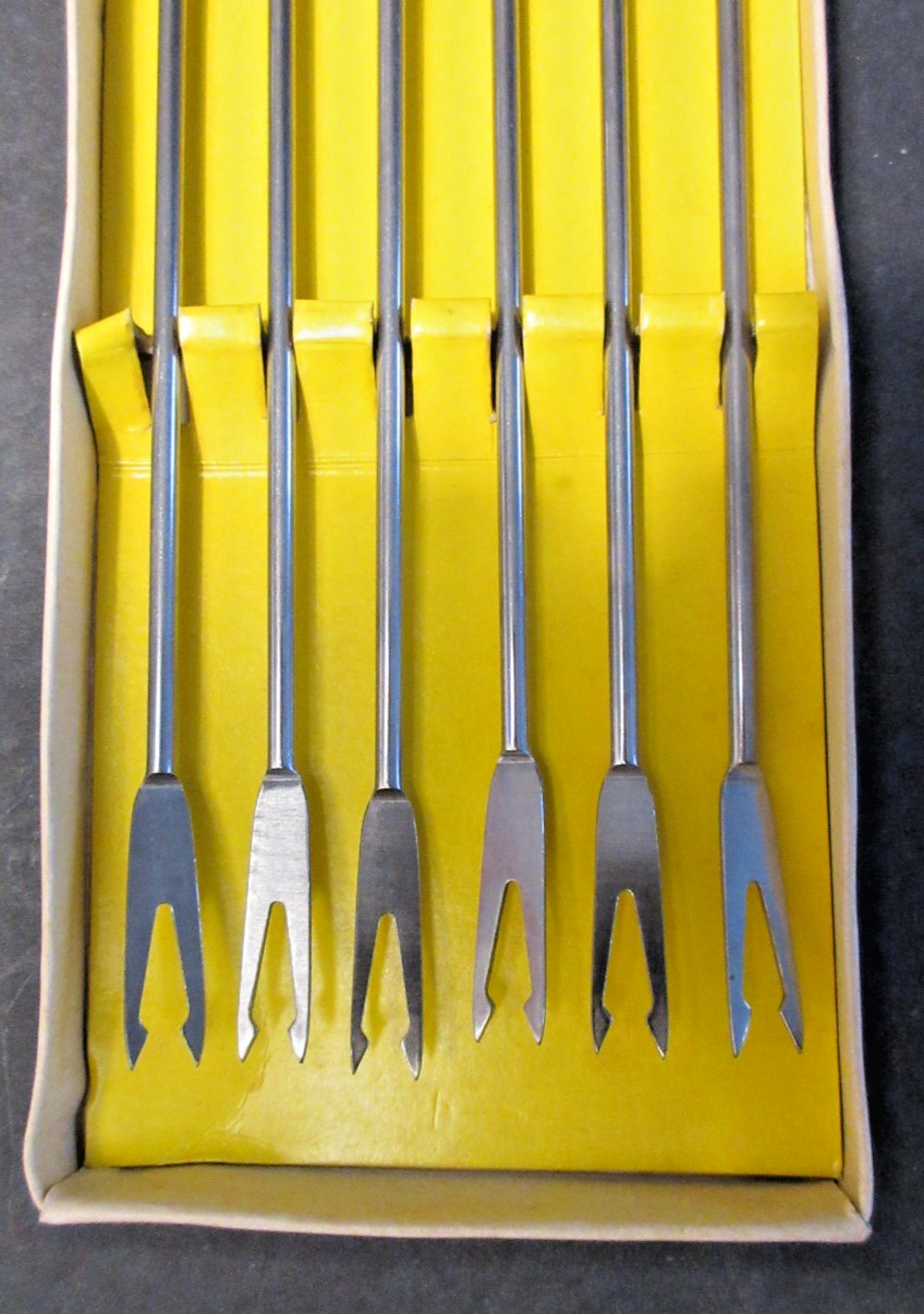VINTAGE MCM Set of 6 Stainless Steel Fondue Forks w/Wooden Handles Original Box