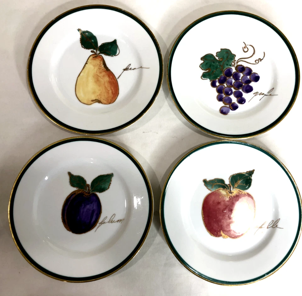 Conjunto de quatro placas e quatro canecas Crate & Barrel 8" acabamento dourado 22K pintado à mão - Imagem 2 de 4