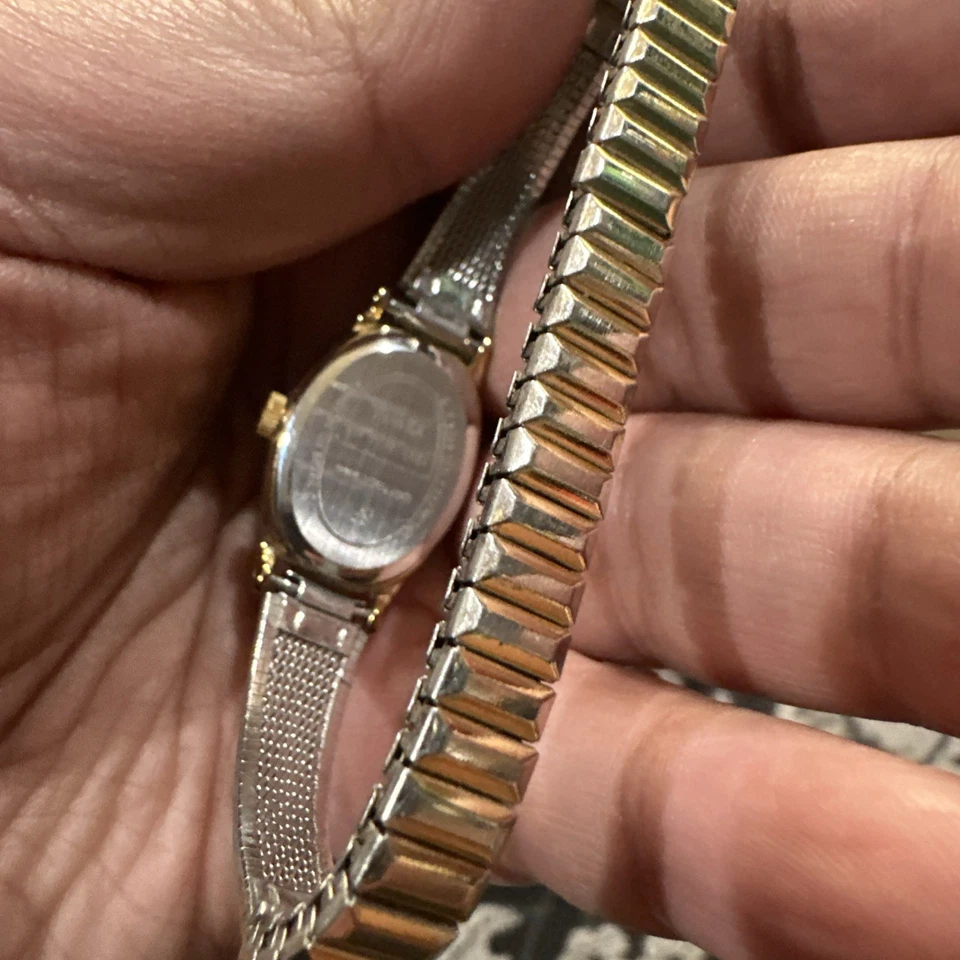 Reloj de oro Timex Cavatina de colección para mujer 18 mm pulsera de corazón ajuste 7,5-8 pulgadas Foto 4 de 4