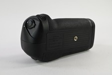 Genuine OEM Nikon MB-D12 Battery Grip for D800/D800E/D810/D810A G788
