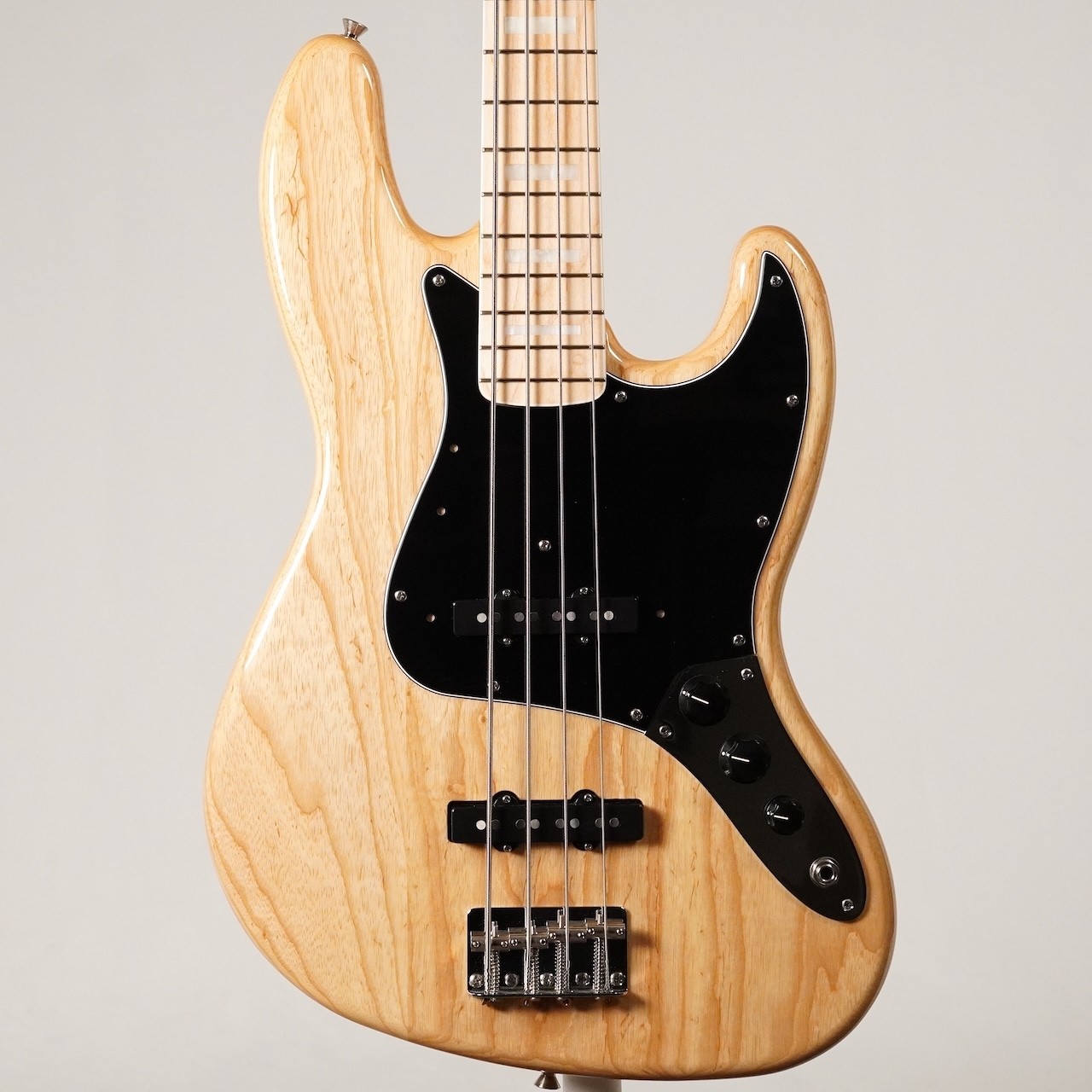 Fender Made in Japan Traditional Ⅱ 70s Jazz Bass -Natural- (no260907)