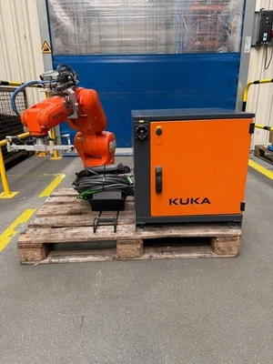 KUKA KR 10 R900-2 / SEL Industrieroboter AGILUS-2 Serie SerNr. 1029821 - Bild 1 von 4