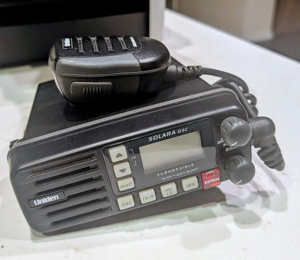 Uniden Solara DSC VHF Marine Transceiver Submersible ungetestet - Bild 1 von 2