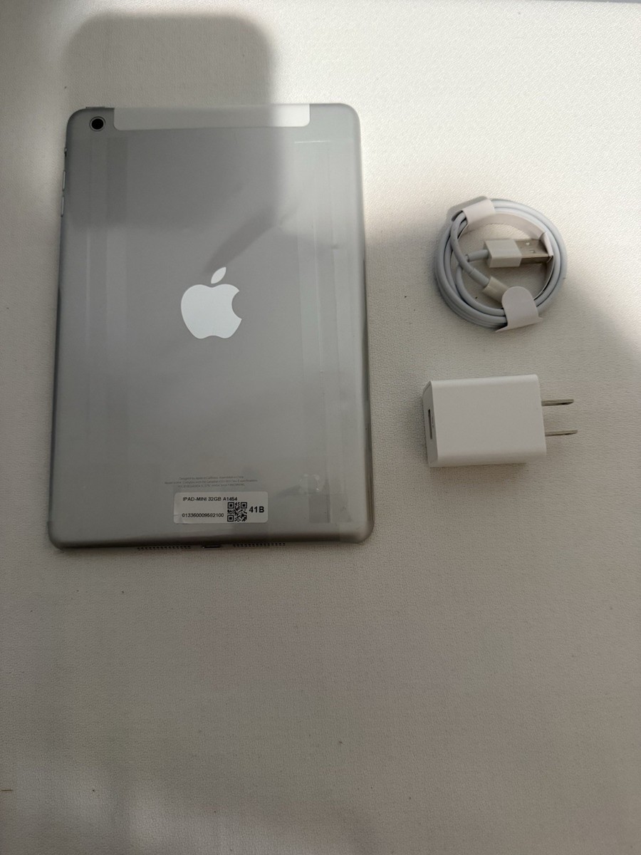Apple iPad mini A1432 32 GB, Wi-Fi, 7.9 in - White/Silver