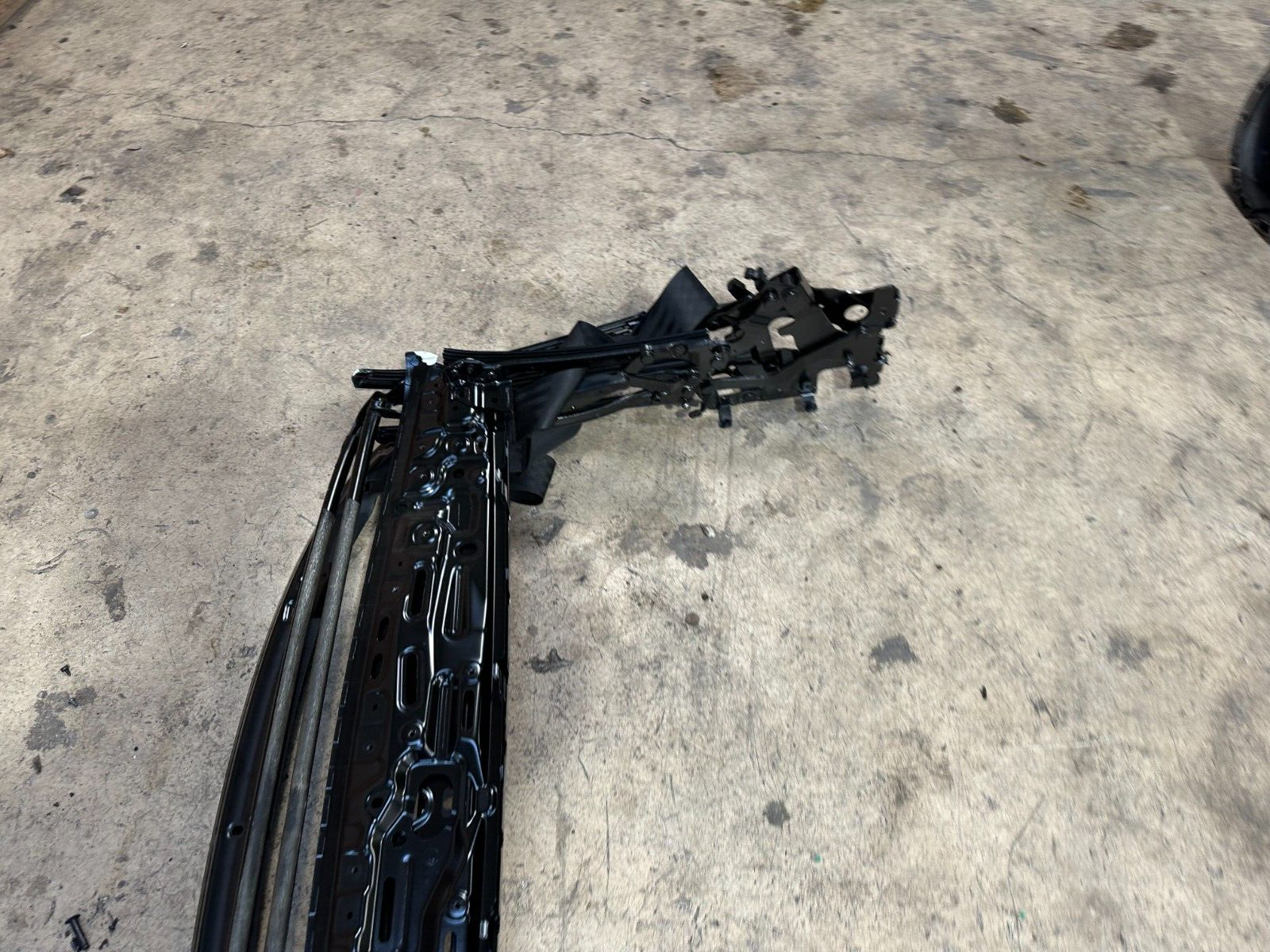 BMW E88 Convertible Rooftop Roof Folding Soft Top Black Assembly