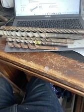 Mieszanka pięciu wytrzymałych wiertarek różne rozmiary