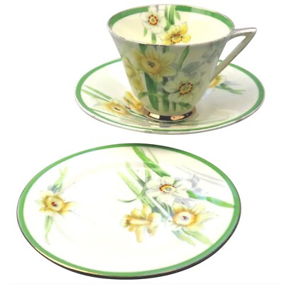 Ein sehr hübsches Art Deco Royal Doulton Narzissenmuster Porzellan Trio um 1930