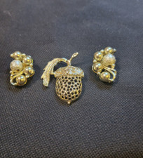 Vintage Sarah Coventry Acorn Leaf Brooch Pin Gold Tone Metal Fall Harvest Autumn