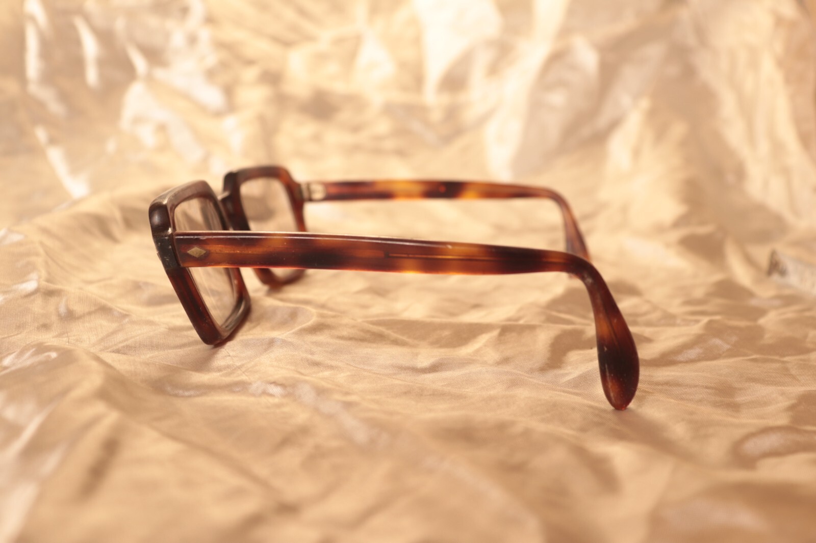 1960s Brown Plastic Eyeglasses – Rectangular Unis… - image 3