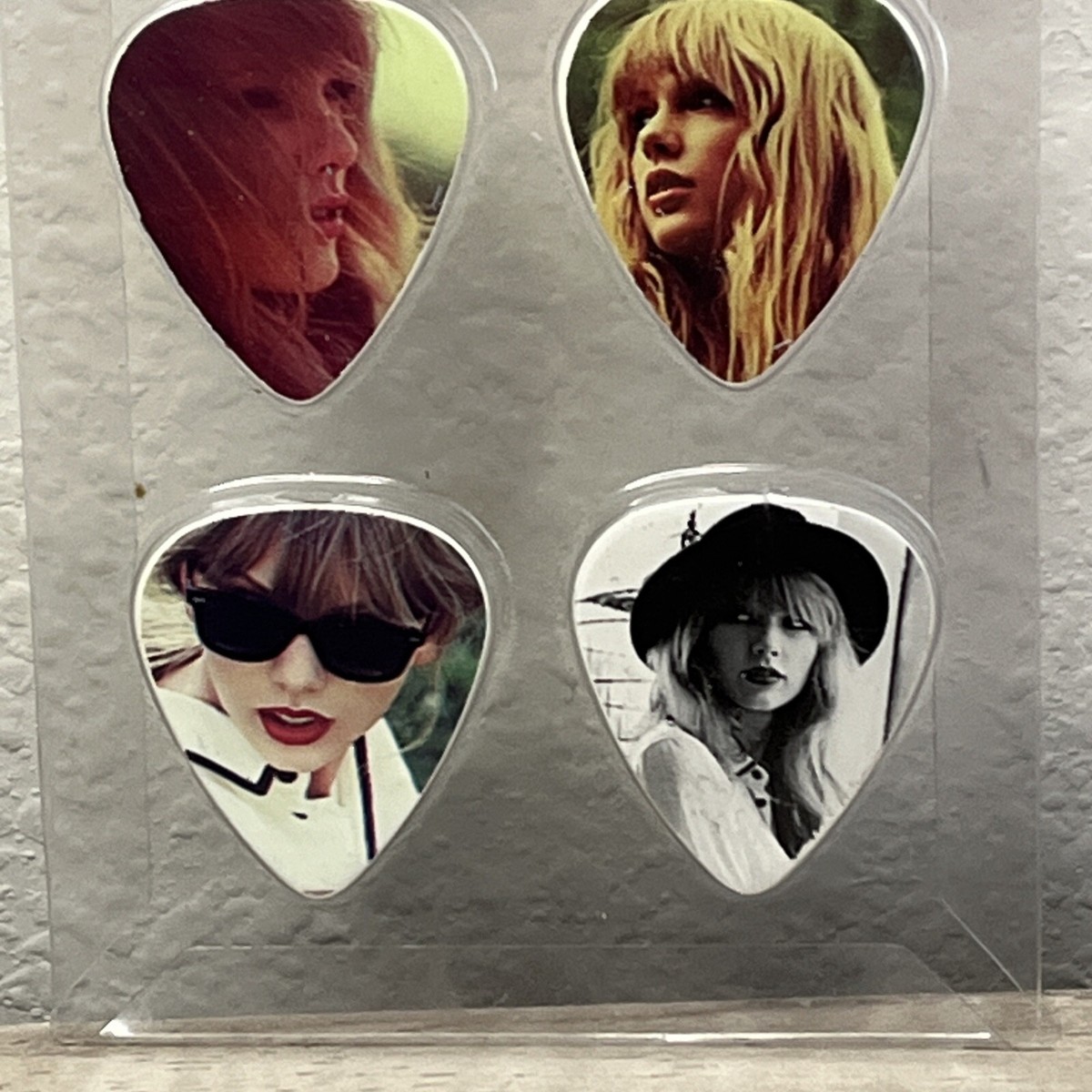 2012 Official Taylor Swift The Red Tour Guitar Pick Set FM785 | eBay