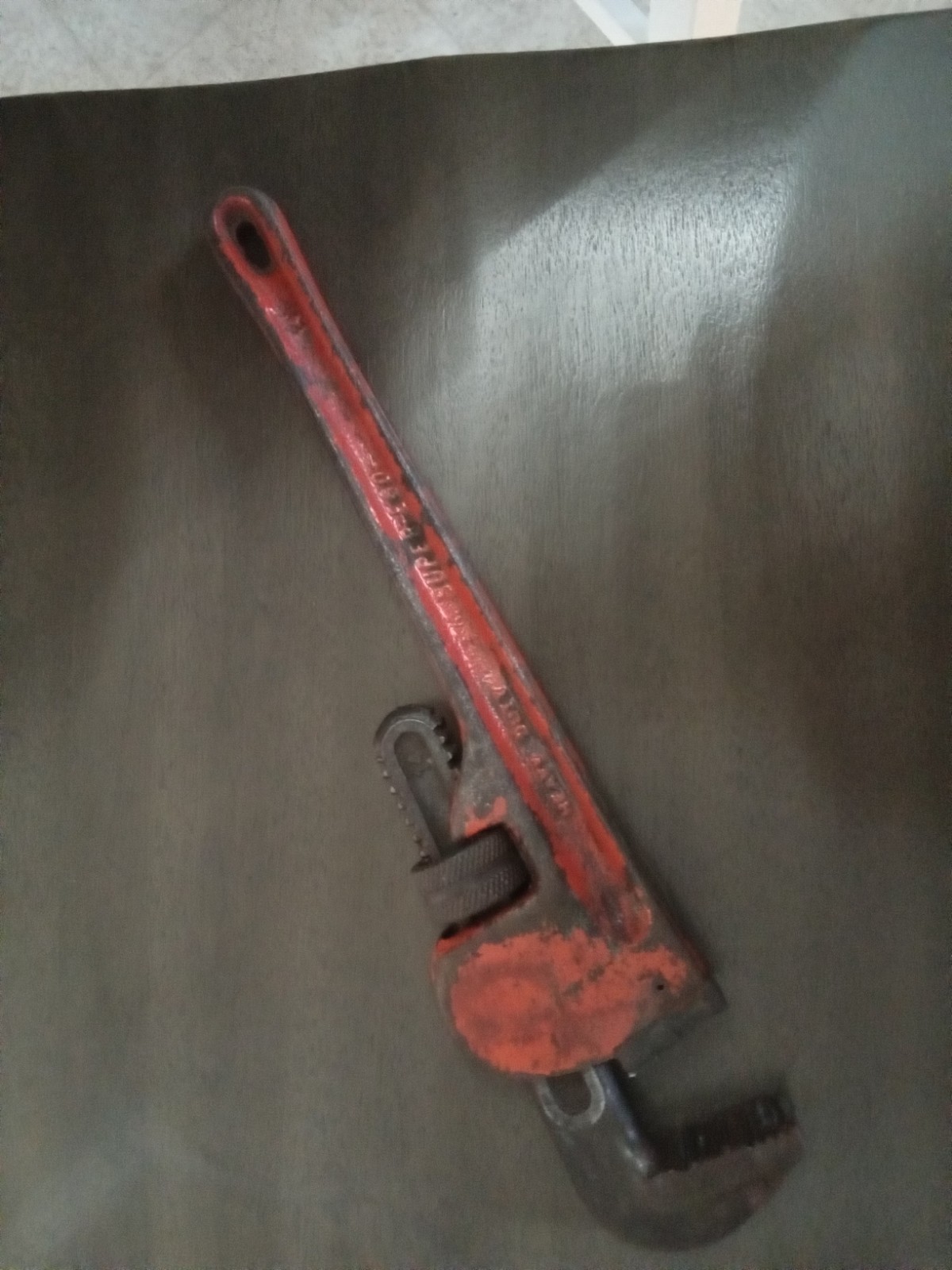 VINTAGE 14" IRON PIPE WRENCH PRE-OWNED