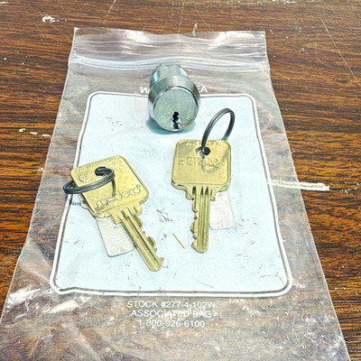 MEDECO SERVICE DOOR LOCKS MODEL 0400M (1/4 TURN) 1 Lock with 2 keys