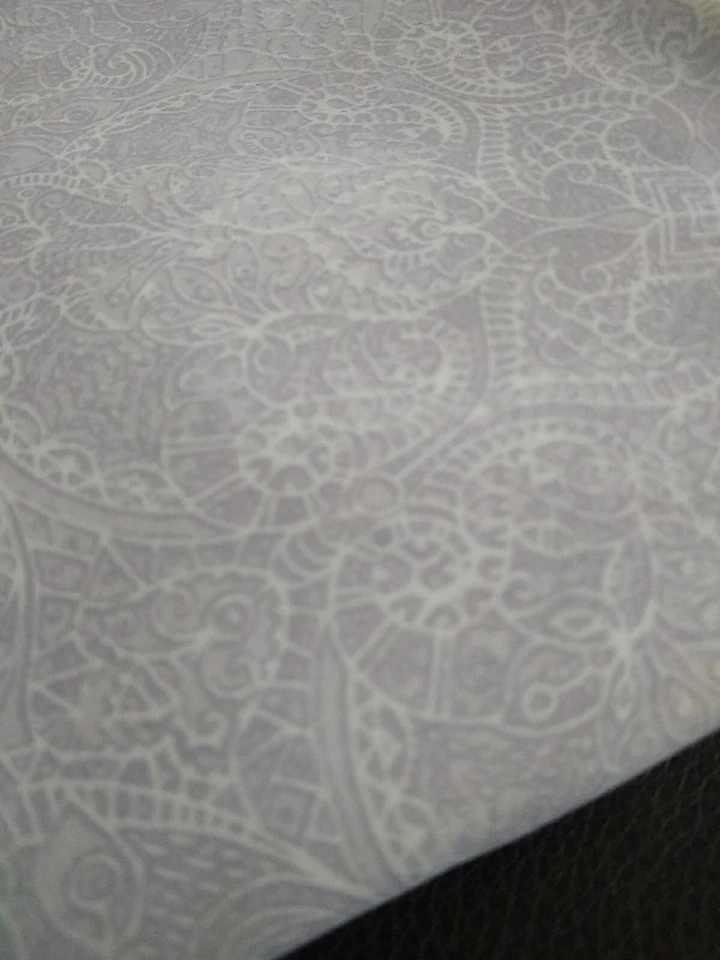 Hoja plana Charisma lavanda blanca Queen One microfibra poliéster Foto 3 de 4