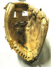VINTAGE WILSON A9820 WILSON BASEBALL GLOVE RH KOREA