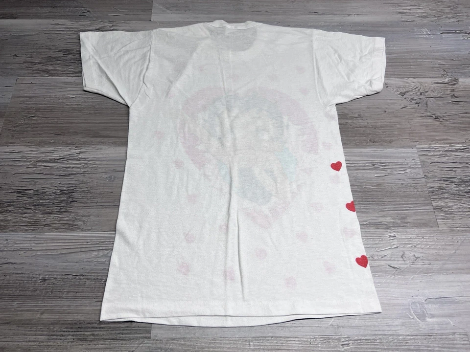 Vintage 80s Betty Boop T-Shirt Perfect Fade All Over Hearts Size S Made in USA - Image 2 of 4