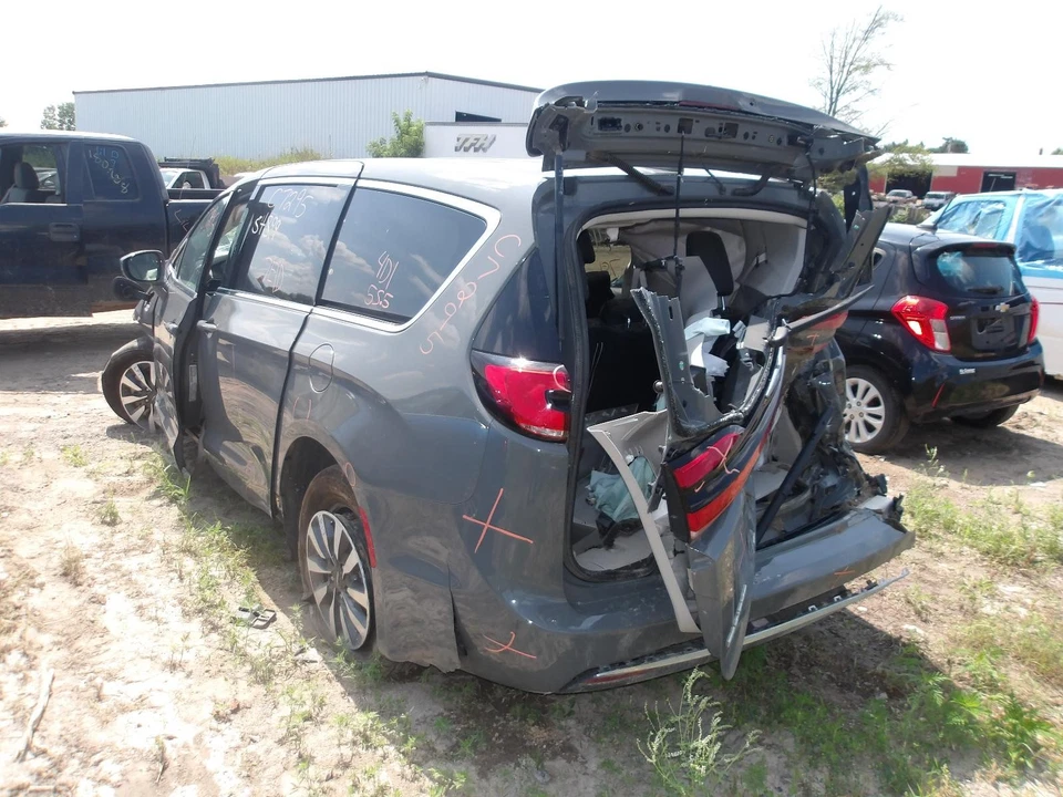 Used Automatic Transmission Shift Lever Assembly fits: 2022 Chrysler Pacifica G - Image 3 of 4