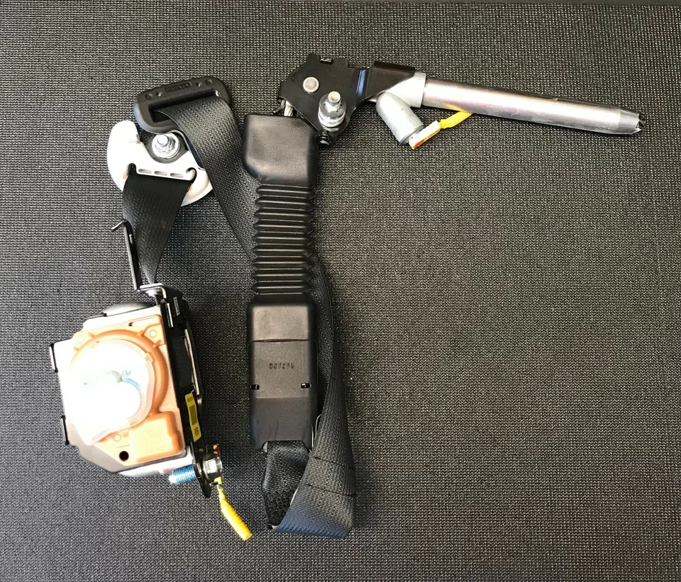 Cinturón de seguridad delantero derecho Hyundai Elantra 2011 2012 2013 2014 2015 OEM  Foto 4 de 4