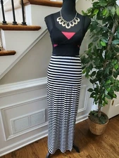 Bebe Plus Women's Black & White Rayon V-Neck Sleeveless Long Maxi Dress Size S