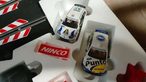 Circuito completo Scalextric Ninco Speedway Copa Fiat Punto nuevo y sin usar - Imagen 3 de 7