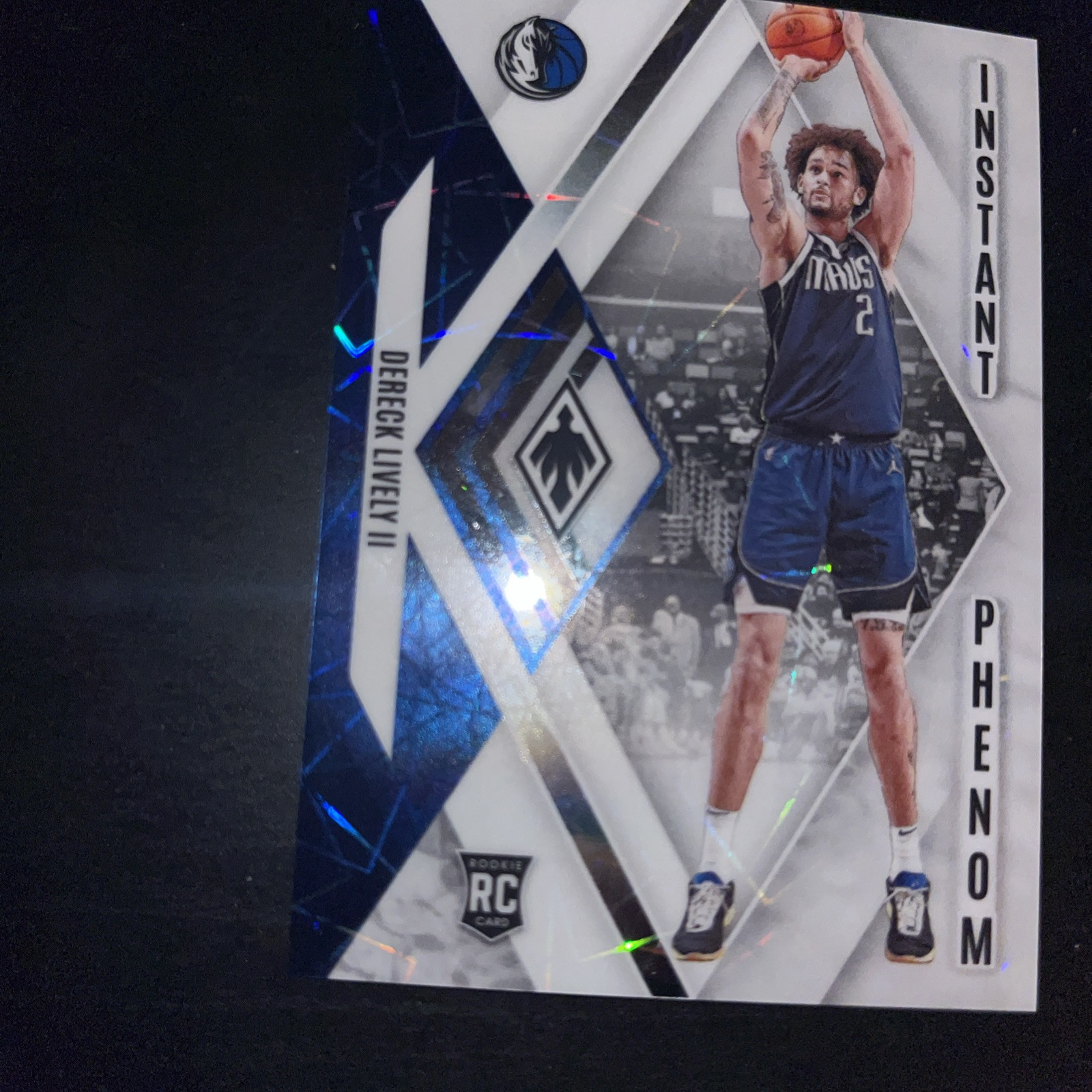 2023-24 Dereck Lively RC /150 Panini Phoenix White Lazer Instant Phenom Rookie
