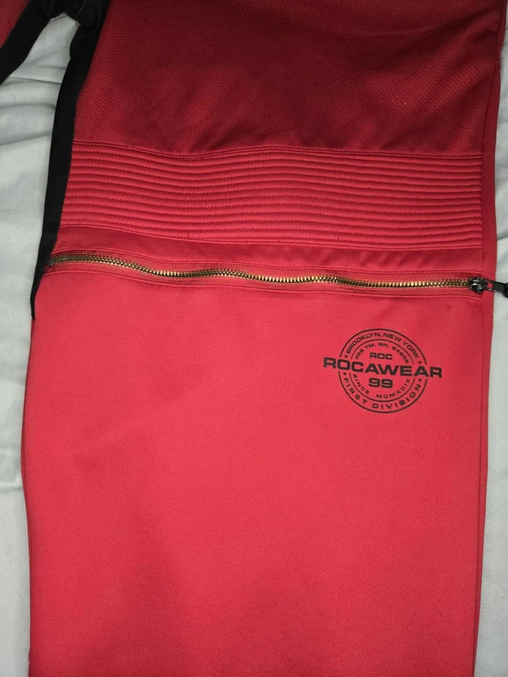 Calça jogger/tech masculina Rocawear GG vermelha, hip hop anos 90 vintage joelhos Girbaud - Imagem 4 de 4