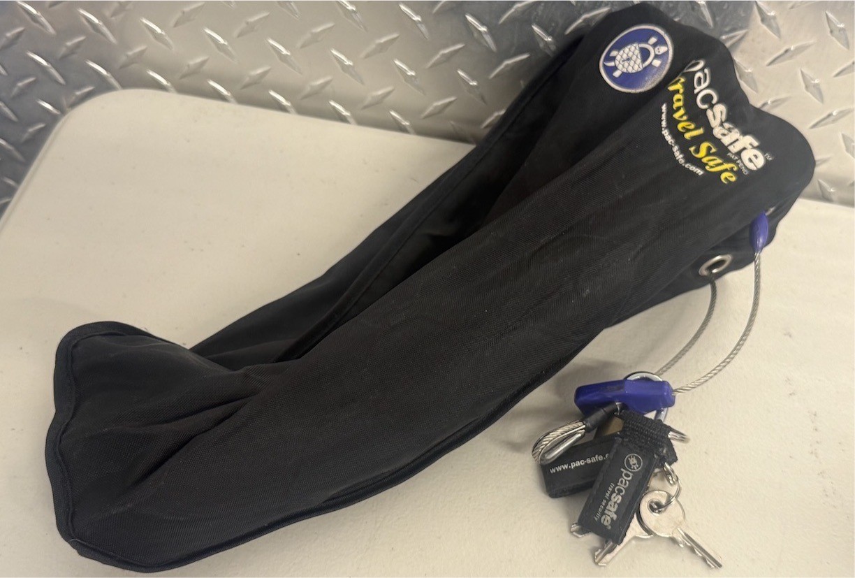 Caja fuerte antirrobo portátil Pacsafe Travelsafe - Bolsa de bloqueo de viaje segura