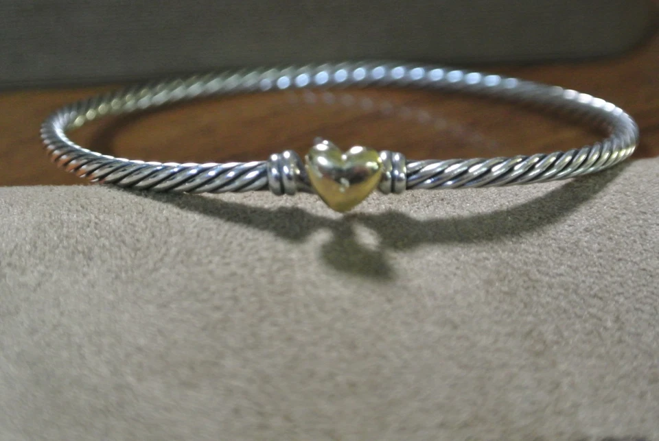 David Yurman 纯银经典电缆心脏站带 18k — 第 4/4 张图片