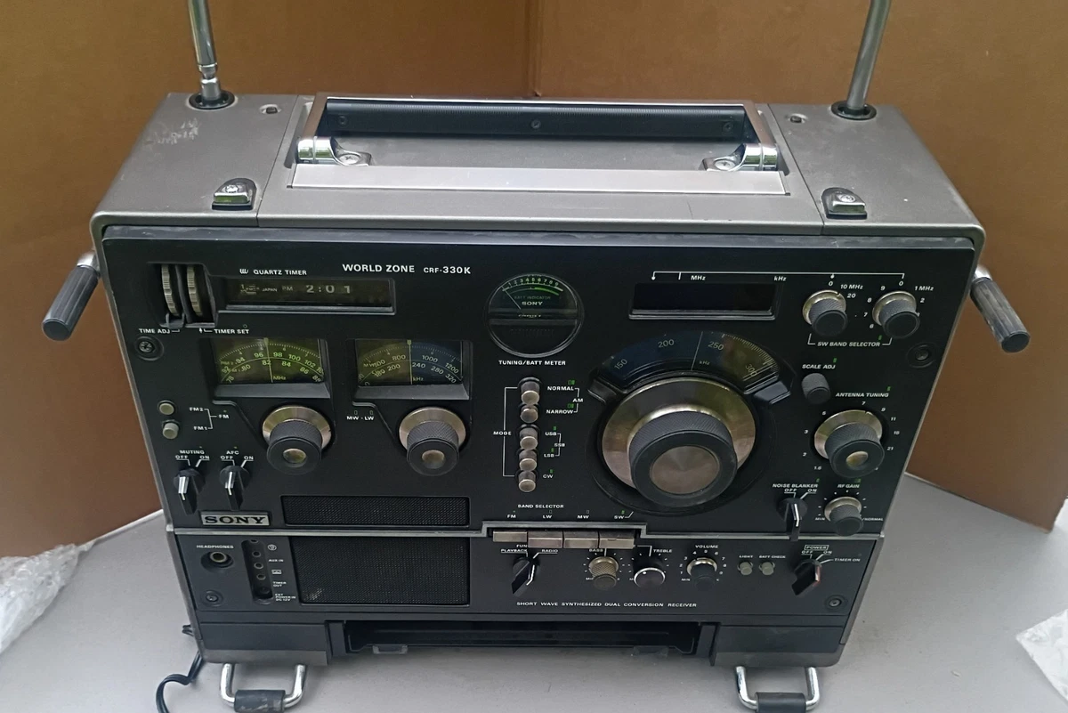 p1190 ソニーFM/AM MULTI BAND RECEIVER ICF-5900 鳴ります