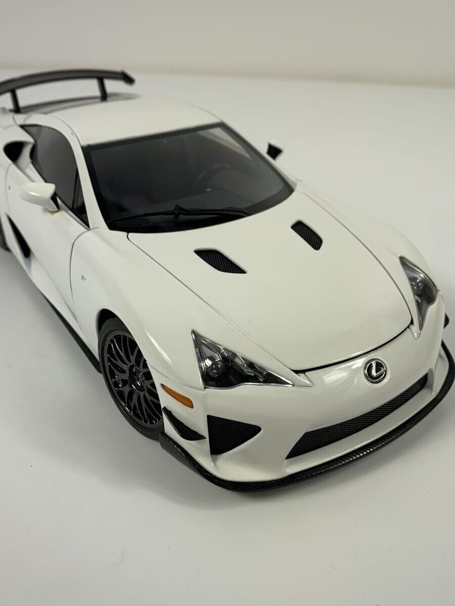 1/18 AUTOart Lexus LFA Nürburgring Package White w/ Box From 1/18 AUTOart Lexus LFA Nürburgring Package White w/ Box From