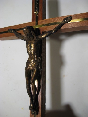 CRUCIFIX - Wood Cross, Metal Figure - Picture 4 of 8