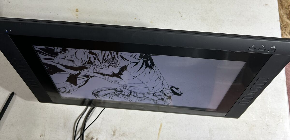 Wacom DTK2200 Cintiq 22HD -NO PEN - 21-Inch Pen Display Wacom DTK2200 Cintiq 22HD -NO PEN - 21-Inch Pen Display