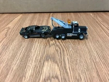Tyco US 1 Trucking Highway Wrecker and Disabled car First Run Ho Scale