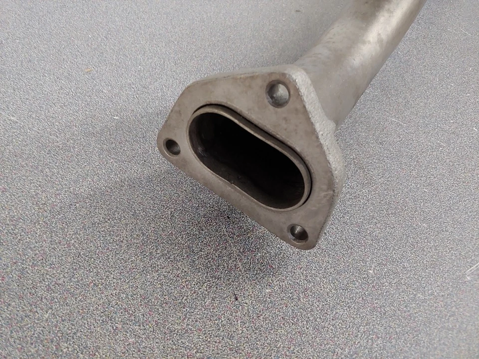VERY NICE USED GENUINE PORSCHE 911 CARRERA 3.2 HEAT EXCHANGER CROSSOVER PIPE NLA - Image 2 of 4