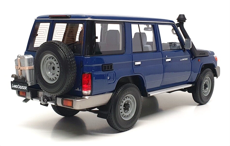 702-024 Almost Real 1/18 トヨタ ランド クルーザー