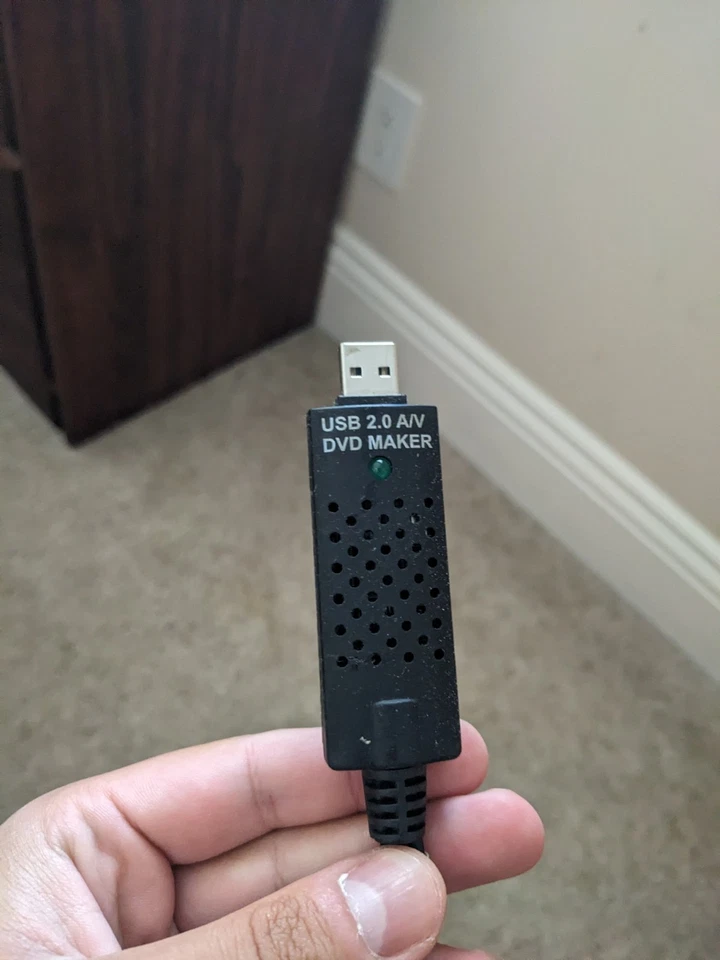 Adaptador de captura de video USB EasyCap con entradas RCA Foto 2 de 4