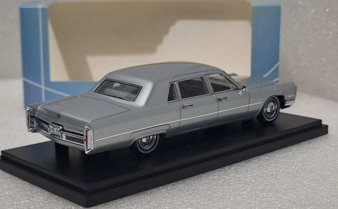 Cadillac Fleetwood Limousine 75 Seventy-Five 1966 Silver 1:43 Neo