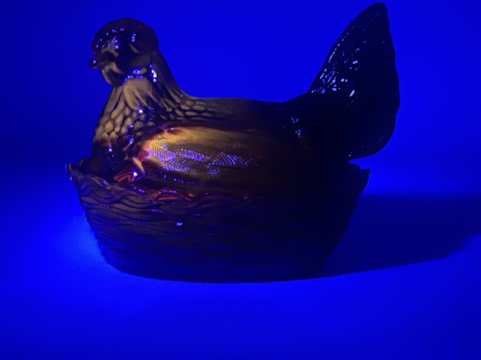 L.G. Wright Vintage Red Amberina Cadmium Glass Hen on Nest — 6.5" Split Tail