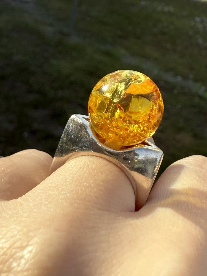 Anillo ámbar macizo firmado de colección modernista brutalista enorme 4,25 Foto 4 de 4