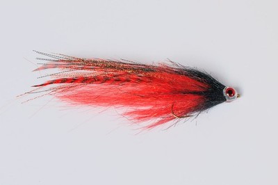 roter Raubfischstreamer
