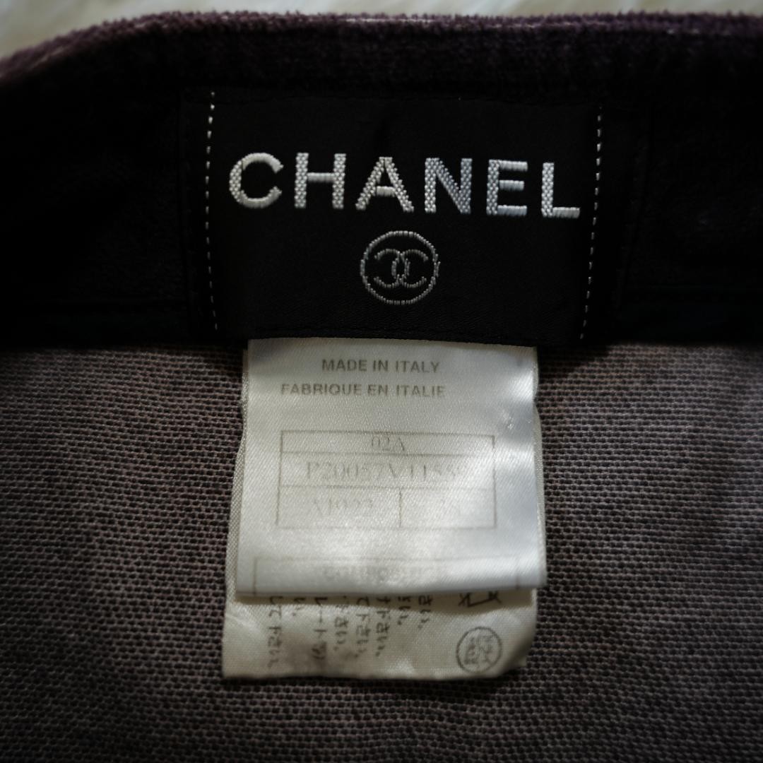 USED [GOOD CONDITION] CHANEL COCO MARK BUTTON VEL… - image 8