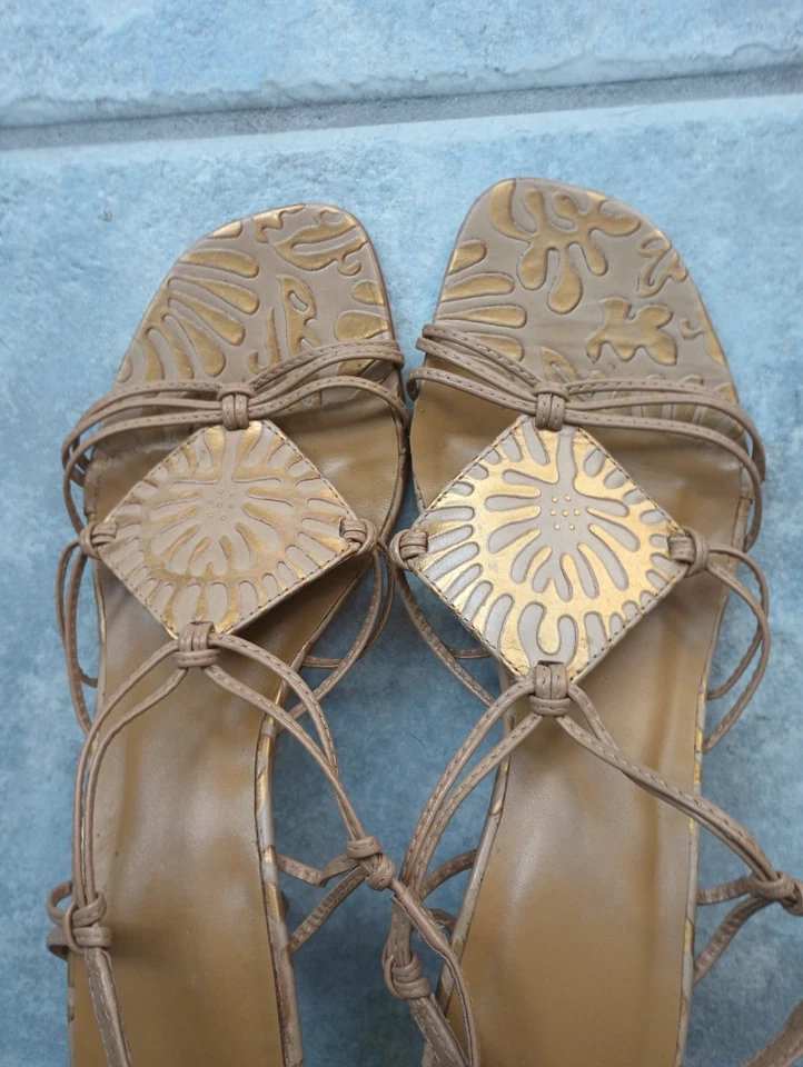 Sandalia Carlos Santana 8M Cuero Mambo 2 Tiras Punta Abierta Zapatos Tacones Gatito Foto 2 de 4