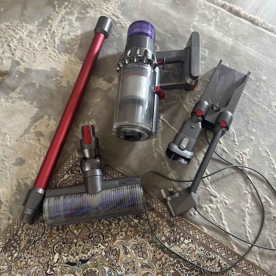 Dyson V11 Extra, photo 1 of 3