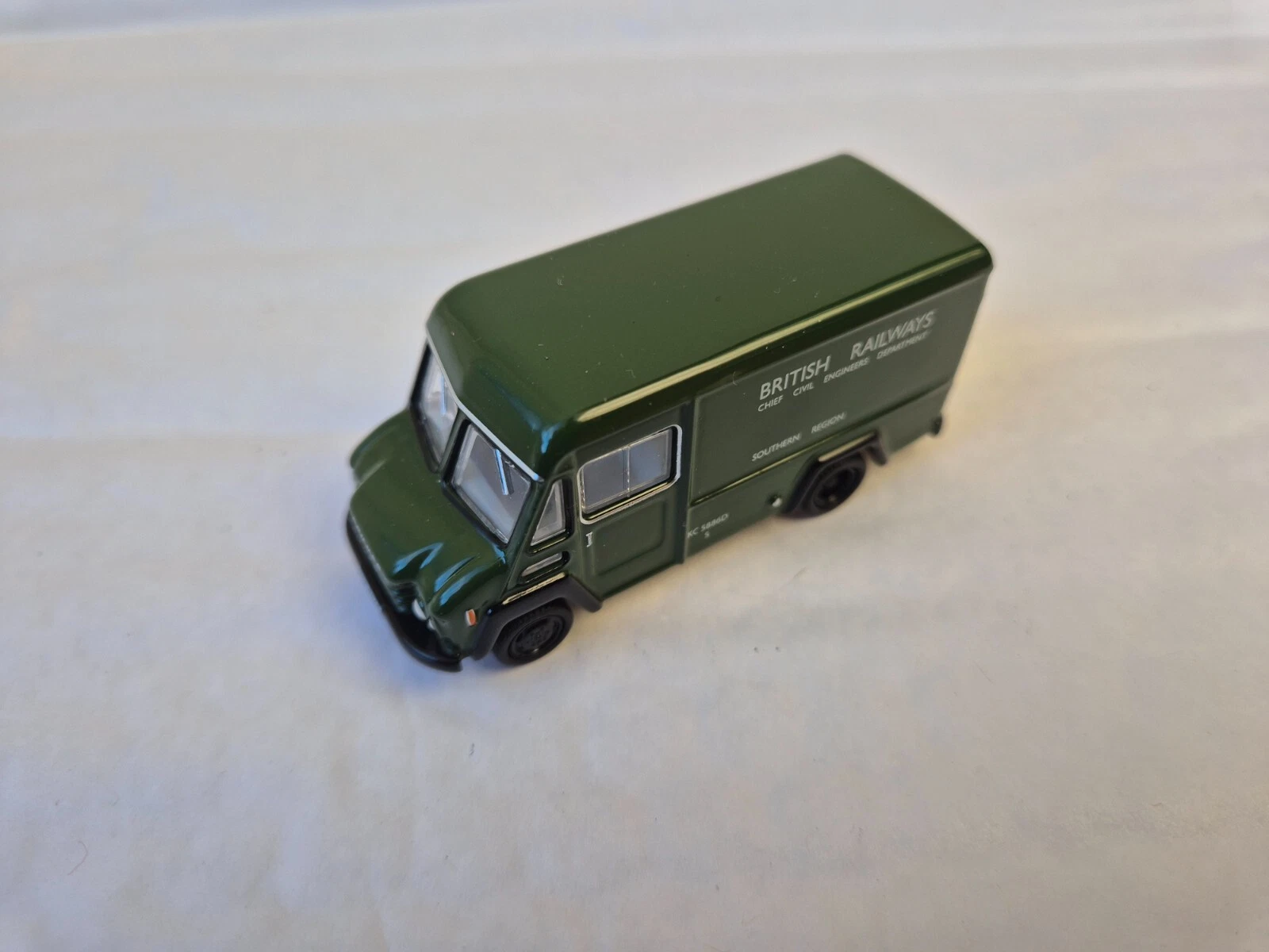 VANS OXFORD DIECAST SCALA 1 76 OO COMMER WALK THRU BRITISH RAILWAYS VAN 76CWT001