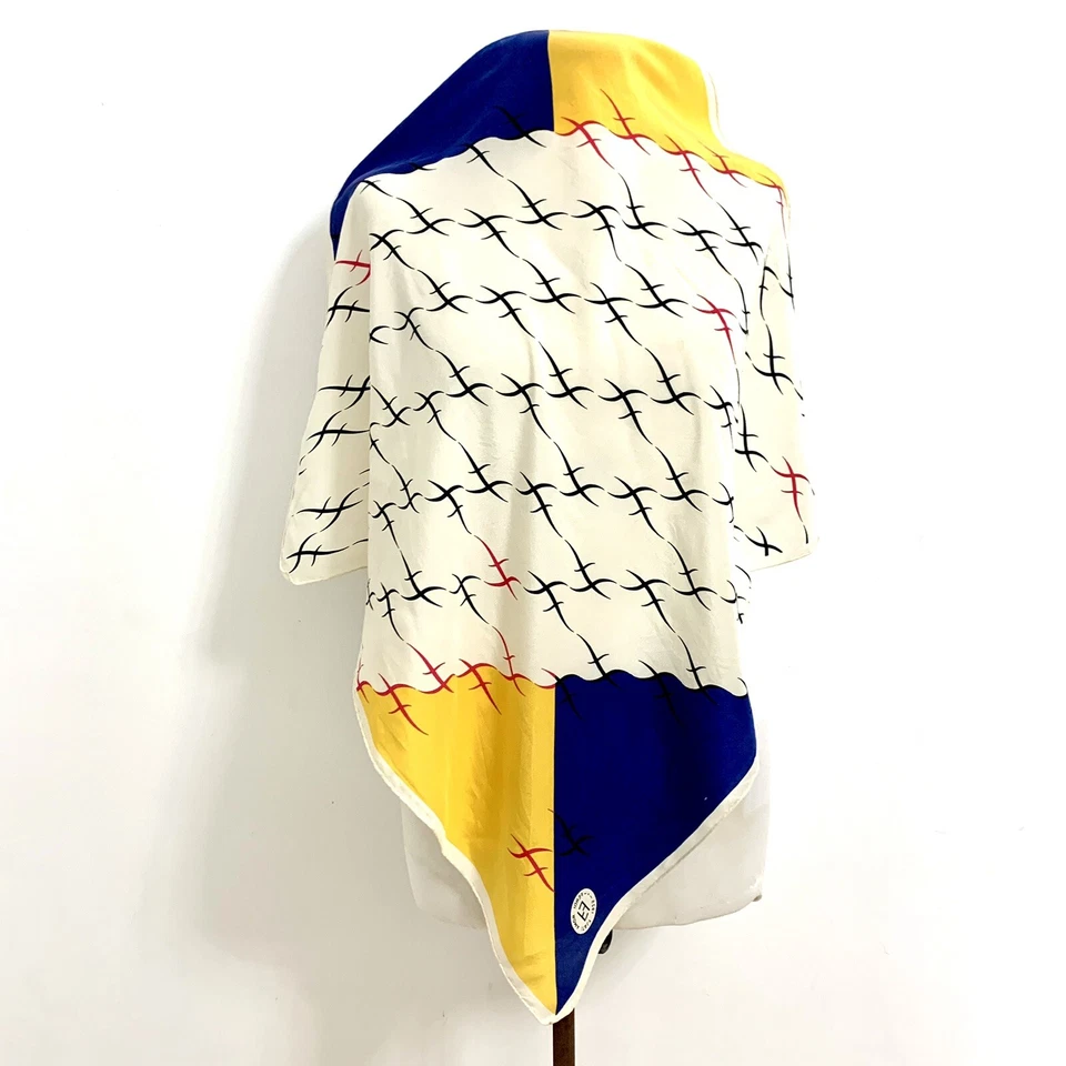 Pañuelo de seda cuadrado blanco geométrico fendi roma 27/26 pulgadas #A41 Foto 2 de 4