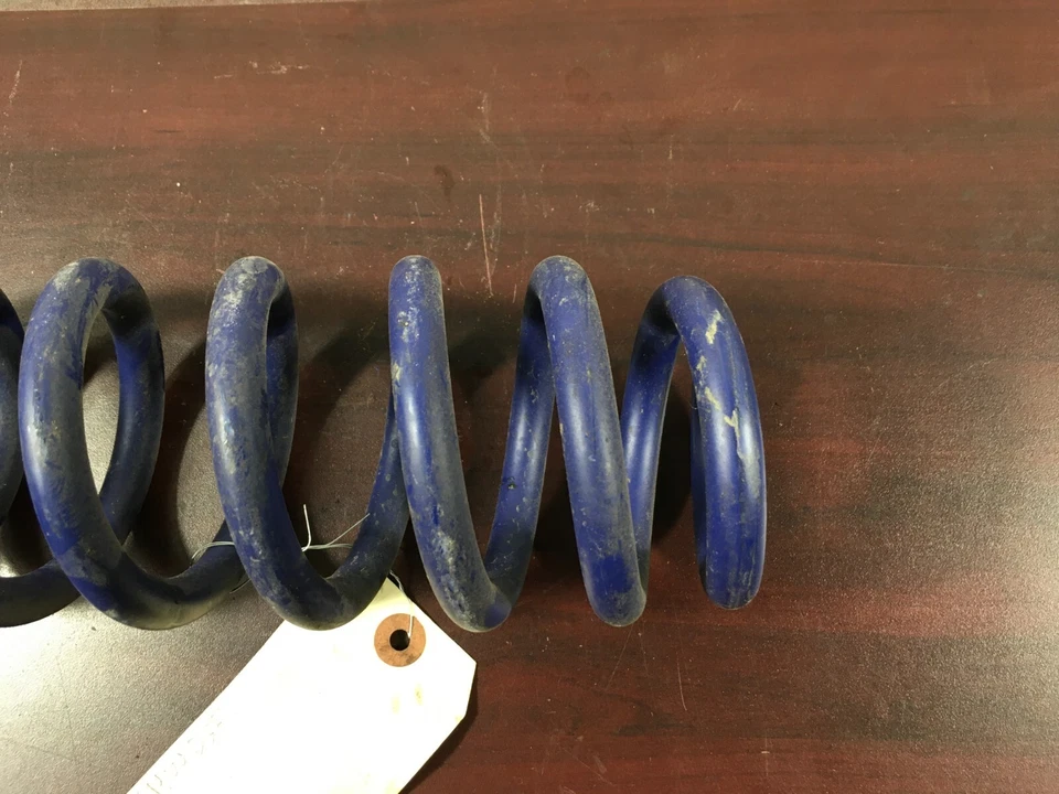 Muelle helicoidal trasero derecho del pasajero BMW 335i 2011-2016 29187 HA (R) OEM. Foto 2 de 4