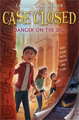 Case Closed #4: Danger on the Dig (Paperback or Softback)