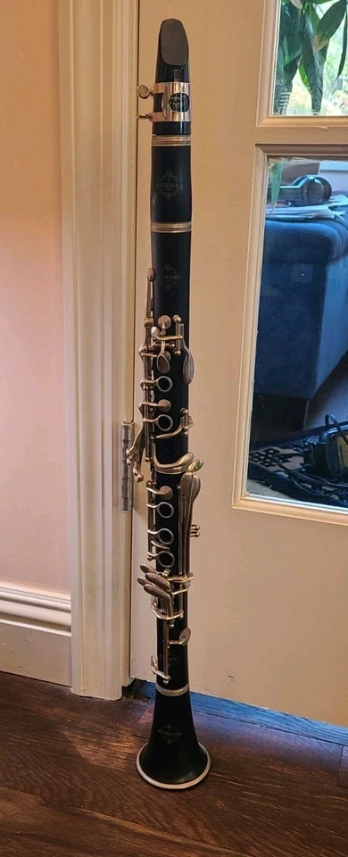 Clarinete Suzuki Musique con boquilla Buffet Crampon Paris - Corcho ajustado Foto 2 de 4