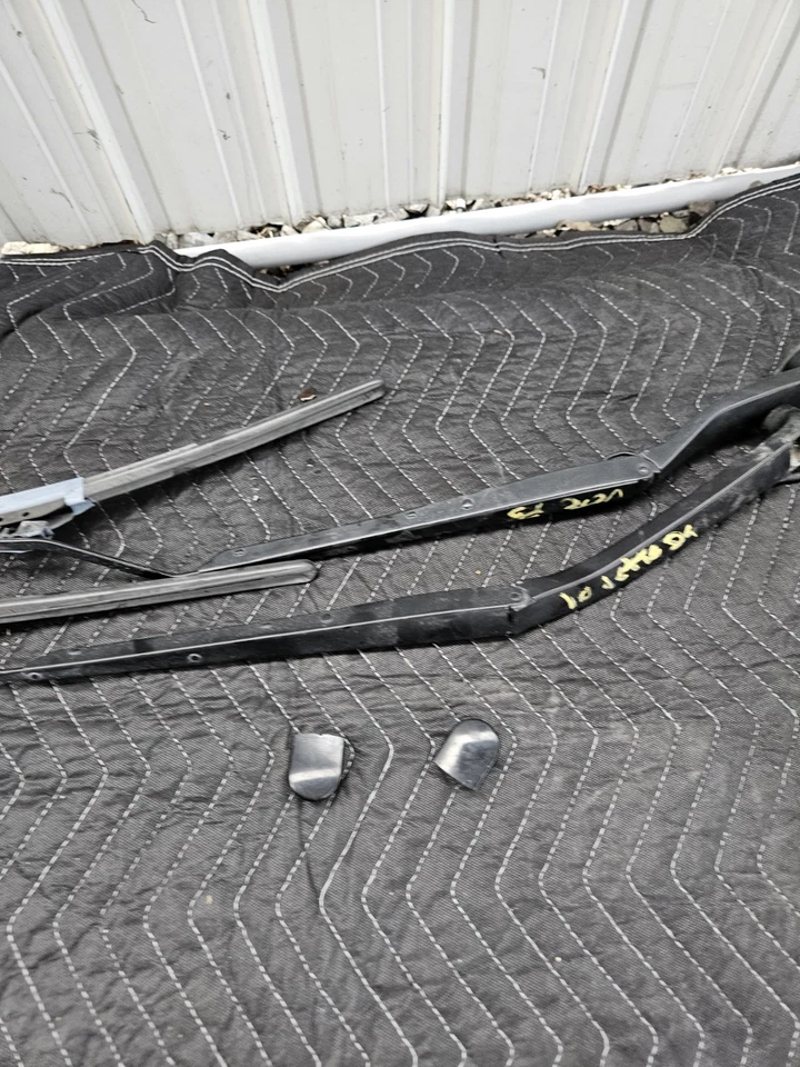 Juego 2 escobillas brazo limpiaparabrisas delantero 10445313 Chevrolet Corvette C6 2005-13 Foto 3 de 4