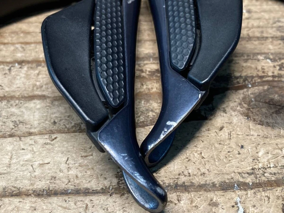 Palanca SHIMANO ULTEGRA ST-R8050 STI 2x11 velocidades Di2 electrónica roja/negra rara Foto 2 de 4