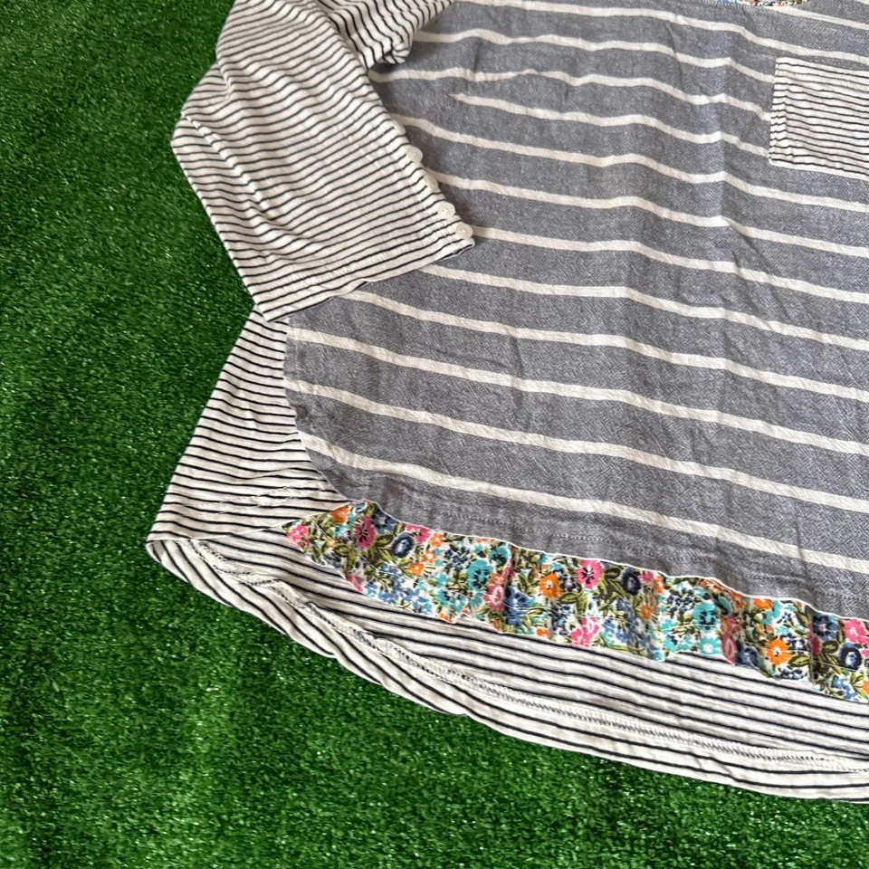 Top túnica Caribbean Joe manga 3/4 cuello barco rayas floral gris blanco talla M Foto 4 de 4